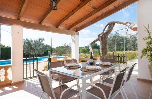 Lloseta Villa | Inviting Ca na Francisca: Family-Friendly with Pool Access