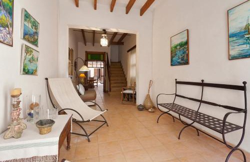 El Arenal House | Family-Friendly Retreat at Ca na Miquela - Rated 8/10
