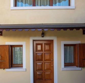 Noale Apartment | Charming CA RAFFAELLO House: Family-Friendly Getaway Near Venice