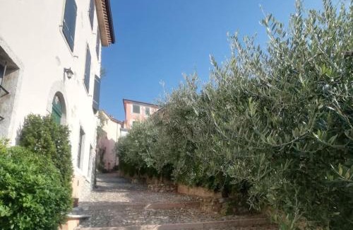 Cavaion Veronese Apartment | Discover CA'ROSA: Italian Escape in Historic Old Town