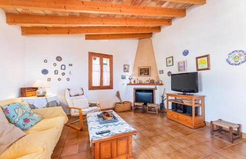 Banyalbufar House | Discover Ca Sa Padrina Banyalbufar: Family-Friendly Retreat