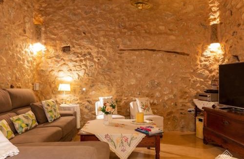 Vilafranca de Bonany Villa | Experience Relaxation at Ca sa padrina: 4-Star Oceanfront Retreat