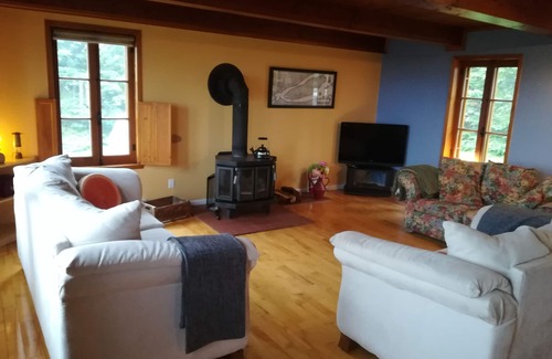 Saint-Laurent-de-l'ile d'Orleans House | Discover The River House in the Fields with Kitchen Access