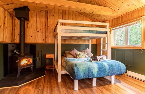 Lac-Etchemin Ski Chalet | Relaxing Refuge by River Surrounded by Nature's Beauty