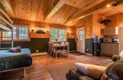 Lac-Etchemin Ski Chalet | Relaxing Refuge by River Surrounded by Nature's Beauty