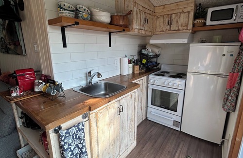 Sainte-Lucie-des-Laurentides Ski Chalet | Cozy 2-Bedroom Chalet with exclusive Lake access- Your Peaceful Getaway