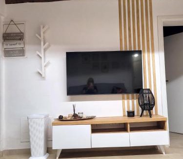Santa Croce Apartment | Pet-Friendly Retreat at CA' SEBASTIANO - Rated 9.6/10!