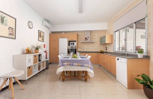 Ariany Villa | Experience CA SES NINES: Cozy Townhouse with Pool