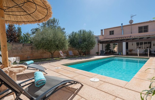 Ariany Villa | Experience CA SES NINES: Cozy Townhouse with Pool