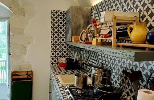 Ragusa House | Guest Rated: 10/10 CA SIEMU Private Tiny-House with Kitchen