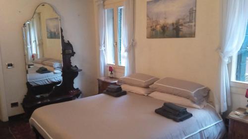 Dorsoduro House | Cozy Ca' Toletta: Pet-Friendly Haven with 9.2/10 Rating