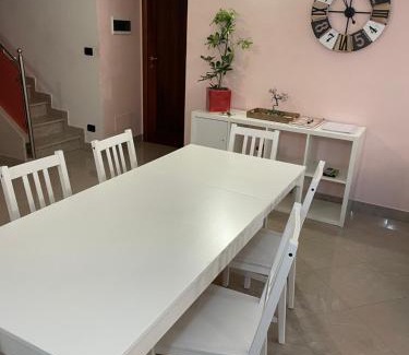 Borgo Tossignano Apartment | Scenic Ca’ Vanello: Ocean View Retreat with Hot Tub