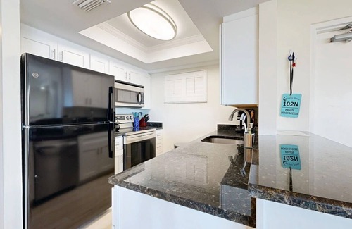 Siesta Key Condo | Discover Crescent Arms: Oceanfront Retreat at Siesta Key