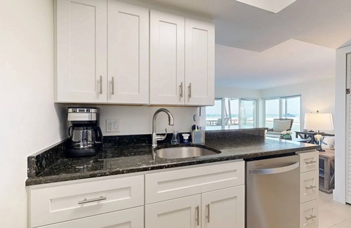Siesta Key Condo | Discover Crescent Arms: Oceanfront Retreat at Siesta Key