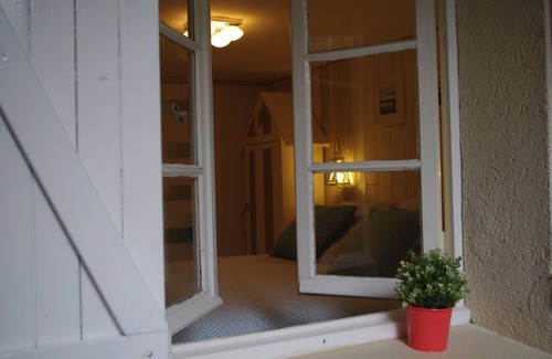 Bastide-Brazza House | Discover Cab'in Bordeaux: Cozy B&B with Spa & Breakfast