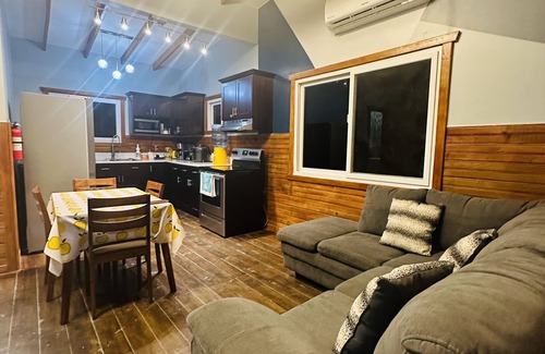 Colon Cabin | Beachside Cabin: Perfect for Your Vacation Getaway!