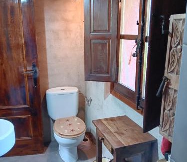 El Escorial Ski Chalet | Cozy Cabin Retreat in El Escorial: Family and Pet Friendly