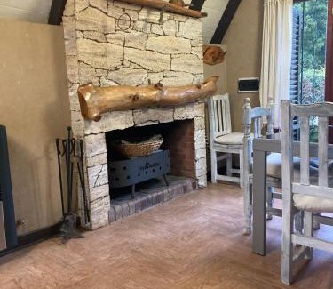 Bosque Peralta Ramos House | Discover Cabaña Alpina del Bosque - Pet-Friendly Retreat