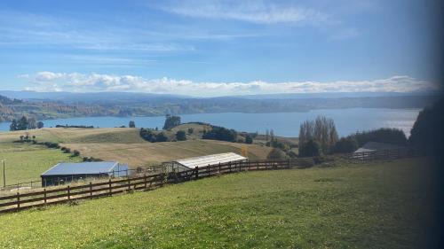 Castro House | Cozy Cabaña Alto de Quento: Breakfast Included & High Rating