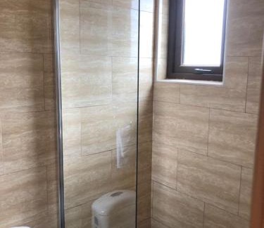 Castro House | Cozy Cabaña Alto de Quento: Breakfast Included & High Rating