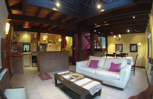 San Carlos de Bariloche Cabin | Cozy Cabin Retreat in the Heart of Nature