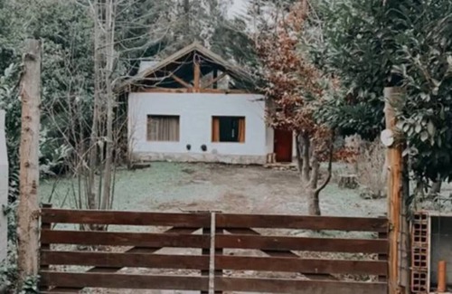 San Carlos de Bariloche Cabin | Tranquil Retreat for Couples & Friends - KM14 - Bosque