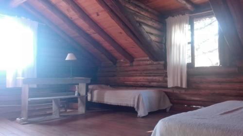Villa General Belgrano Cabin | Inviting Cabaña Atha Iti: Pet-Friendly Retreat with Kitchen