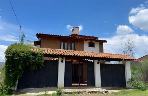 Tapalpa House | Discover Cabaña Bechamel in Tapalpa: Pet-Friendly Retreat