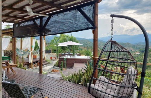 Sopetran Cabin | Relaxing Cabaña Busping: Ideal for Families and Pets