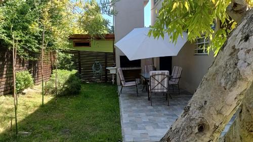 Mar Azul Apartment | Relaxing Retreat at Cabaña Caballito Azul with Pool & Pets