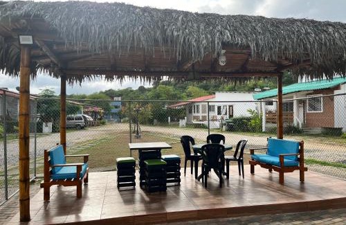 Olon House | Pet-Friendly Cabaña Cangrejito Olon with Pool & Ocean Views