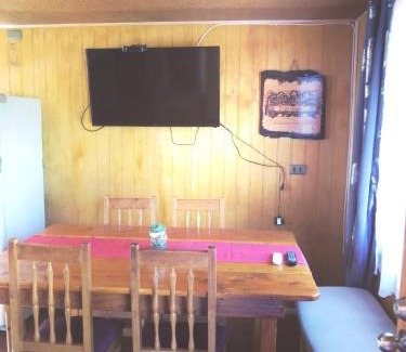 Conaripe House | Pet-Friendly Retreat at Cabaña Carolyn for Family Getaways