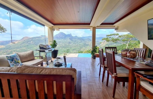 Altos del Maria Villa | Unforgettable Cabana with Spectacular Views & Pool