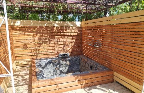 Quillon Other | Cozy Cabaña with Hot Tub for 7 Guests, Pet Friendly