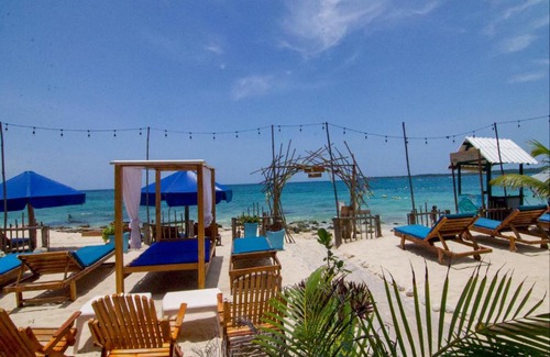 Bocachica Hotel | Pet-Friendly Cabaña Coral Azul with Private Beach Access