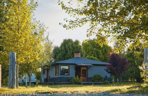 Trevelin Ski Chalet | Pet-Friendly Retreat at Cabaña Cordón Situación - 8.9/10