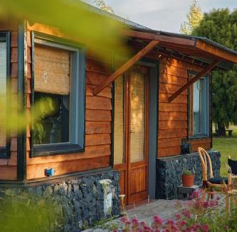 Trevelin Ski Chalet | Pet-Friendly Retreat at Cabaña Cordón Situación - 8.9/10