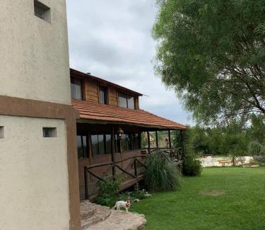 Tanti House | Pet-Friendly Cabaña de Campo with Pool & 10/10 Guest Rating
