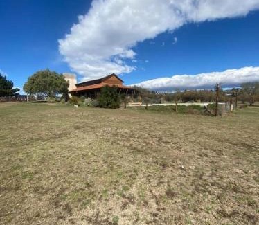 Tanti House | Pet-Friendly Cabaña de Campo with Pool & 10/10 Guest Rating