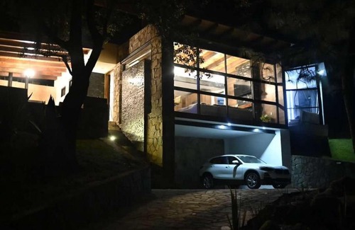 Mazamitla House | Pet-Friendly Haven: Cabaña de la Cascada - Guest Rated 10/10