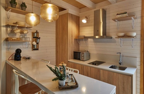 O Pino Cabin | Charming Cabaña de las Azaleas with Pool and Kitchen Amenities