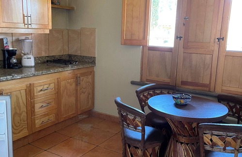 Mazamitla Cabin | Elegant Cabaña de Lujo with Exceptional Garden Escapes