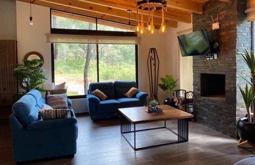 Mazamitla Cabin | Cozy Cabin with Hot Tub and Forest Views, Perfect for Families