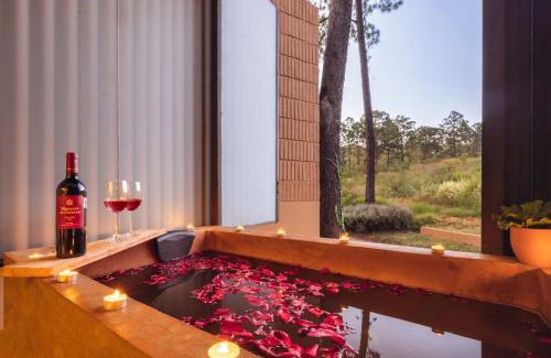 Mazamitla Villa | Cozy Cabin with Fully Equipped Kitchen and Relaxing Tub