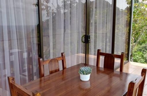 Canton Parrita Ski Chalet | Relaxing Family Retreat at Cabaña de Montaña with Pool