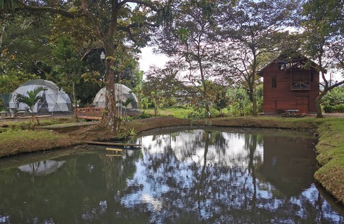 La Fortuna Cabin | Pet-Friendly Cabaña del Lago Fortuna with Spa & Breakfast