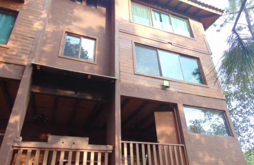 Mazamitla Ski Chalet | Cozy Forest Cabin for 24 Guests - Pet and Child Friendly