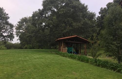 Tapalpa House | Pet-Friendly Paradise: Cabaña El Ensueño with Pool & More