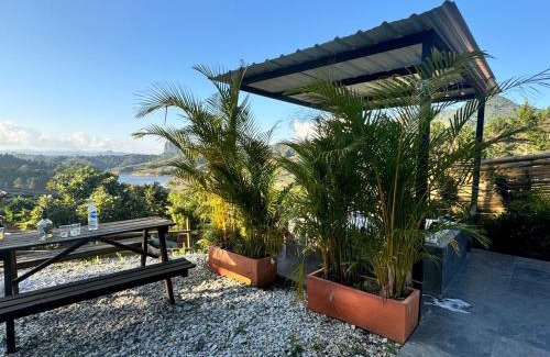 Guatape House | Discover Cabaña el Mirador Azul: Pet-Friendly Retreat