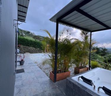 Guatape House | Discover Cabaña el Mirador Azul: Pet-Friendly Retreat